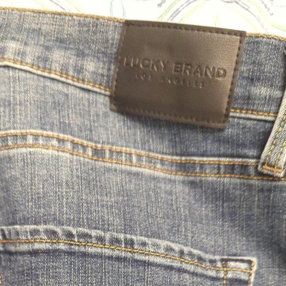 Lucky brand jeans men's size 36 waist 34 Length no holes or stains - Picture 3 of 8